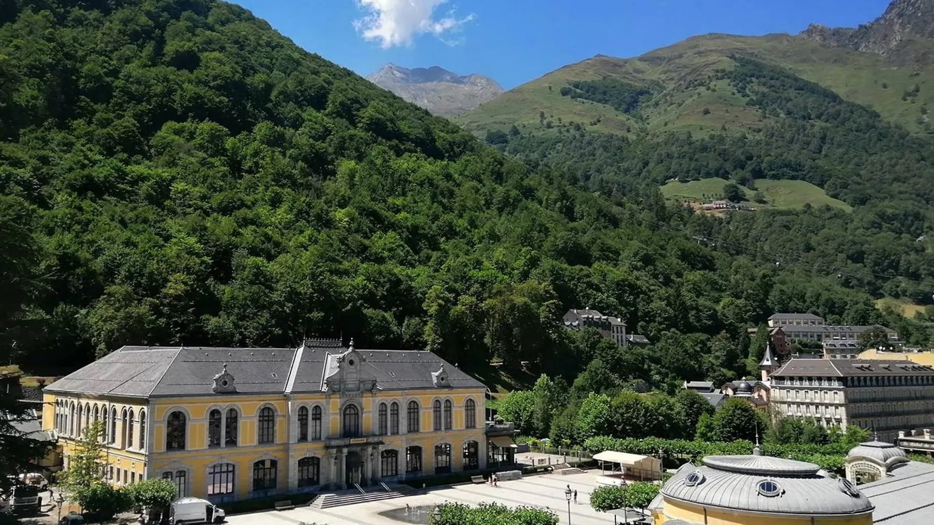 Bel Appartement Duplex A Cauterets Avec Vue Et Casier A Ski - Fr-1-812-54